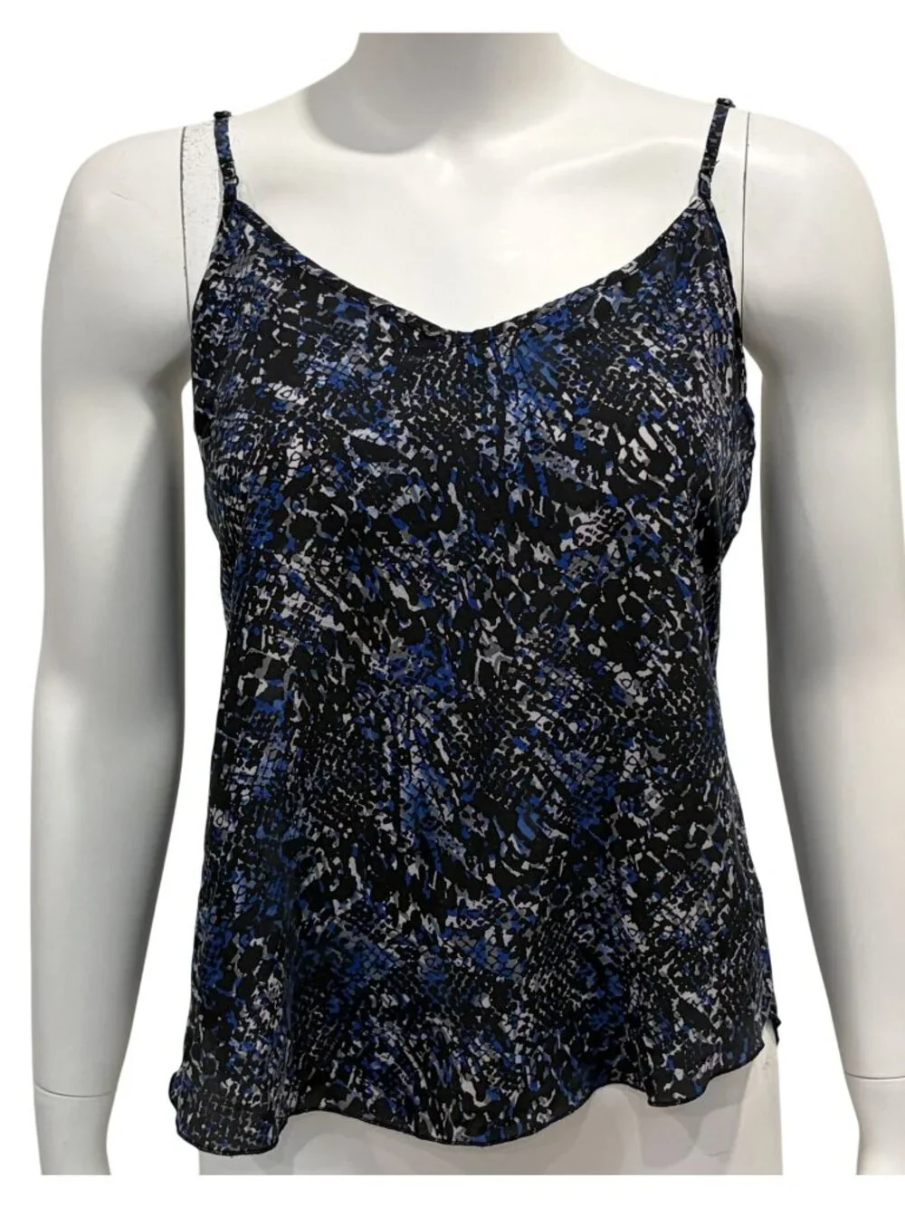 Under Wilfred Aritzia 100% Silk Camisole Top Size M Adjustable Straps Lightweigh